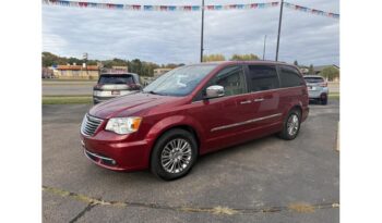 2013 Chrysler Town and Country full