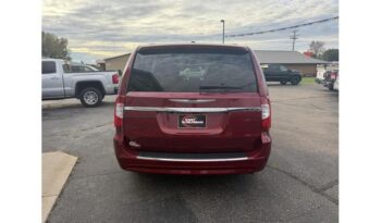 2013 Chrysler Town and Country full