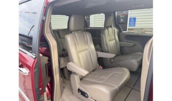 2013 Chrysler Town and Country full
