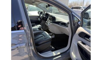 2023 Chrysler Pacifica full