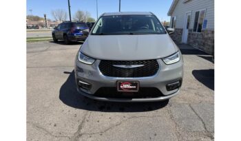 2023 Chrysler Pacifica full