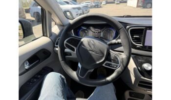 2023 Chrysler Pacifica full